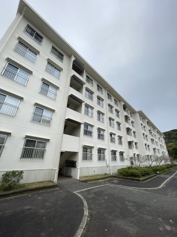 名谷2団地10号棟の外観
