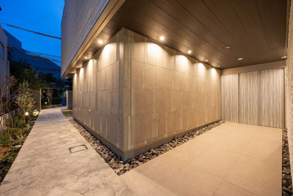 アゼリア ベガ 芦屋業平町のエントランス