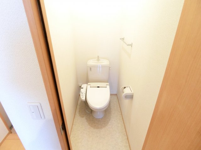 アルテールのトイレ|同物件別部屋イメージ写真