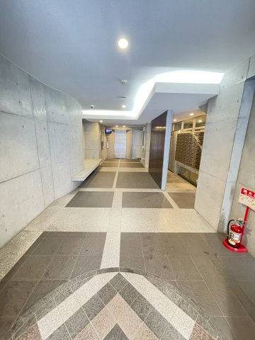 プロシード神戸元町のロビー