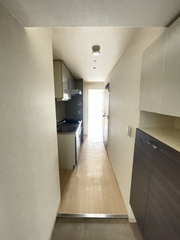 プロシード神戸元町の玄関