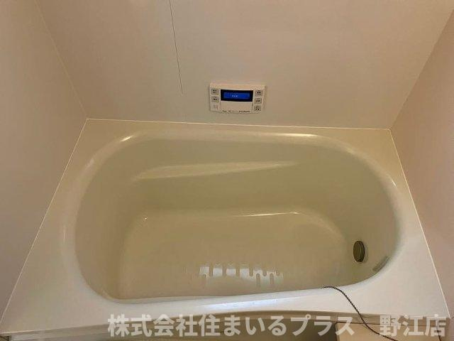 大阪市城東区今福東３丁目の一戸建ての浴室