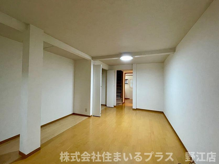大阪市城東区今福東３丁目の一戸建ての居間・リビング