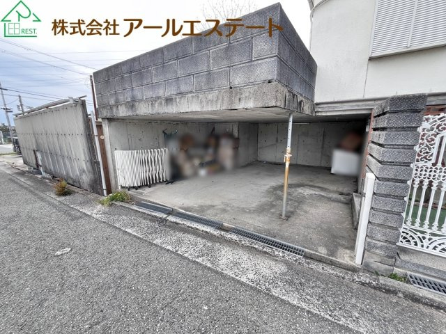 姫路市飾東町豊国　　中古戸建の駐車場