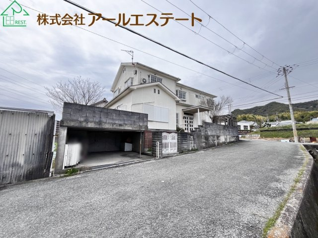 姫路市飾東町豊国　　中古戸建の前面道路含む現地写真