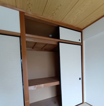 鳴神ビルの収納