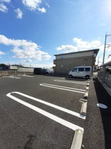 車をお持ちの方に嬉しい駐車場付きの物件です