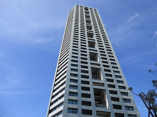 センターマークスタワー