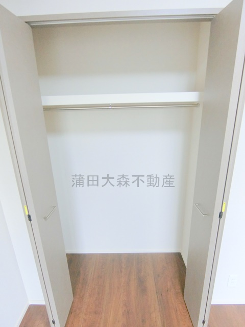 プライムガーデン大森の設備|洋室5帖の収納　クローゼット