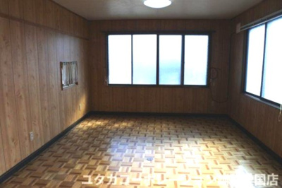 【洋室】 | 堀川町6-16売家 | 2階12帖の洋室です。
