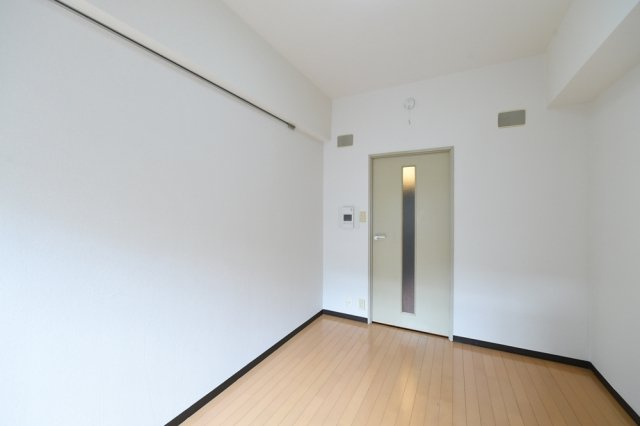 明るい洋室です