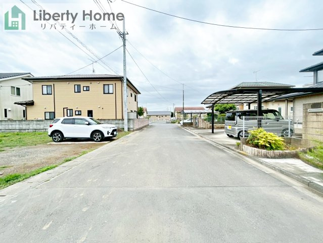 小美玉市羽刈第4　新築戸建の前面道路含む現地写真