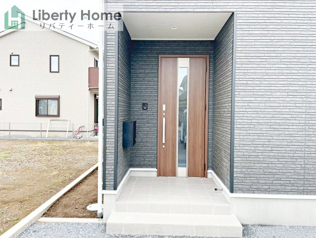 小美玉市羽刈第4　新築戸建のエントランス