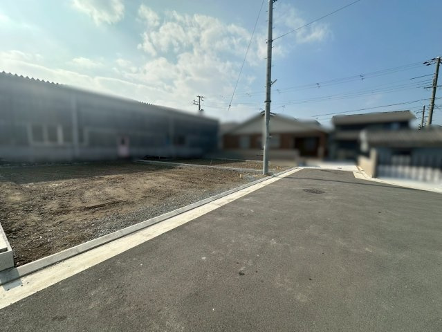 加古川町河原2号棟の前面道路含む現地写真|前面道路含む現地写真です