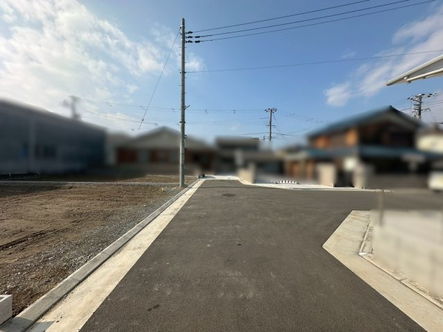 加古川町河原2号棟の前面道路含む現地写真|前面道路含む現地写真です