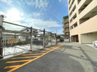 【駐車場】 | シェーンブルン羽鷹