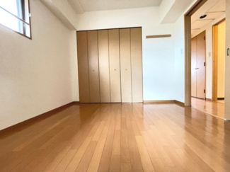 【寝室】 | シェーンブルン羽鷹