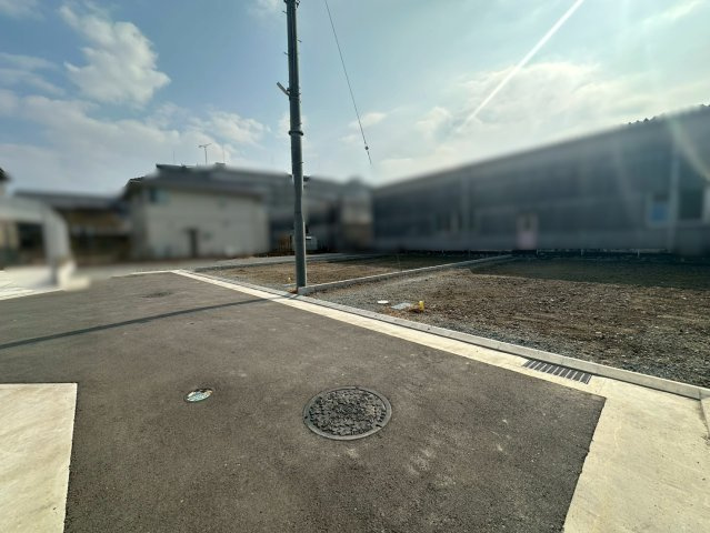 加古川町河原1号棟の前面道路含む現地写真|前面道路★車も通りやすくなっています♪