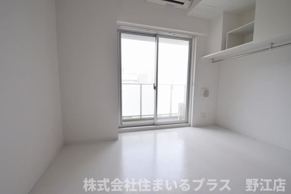 ＡＶＥＲＥ京阪本通の洋室