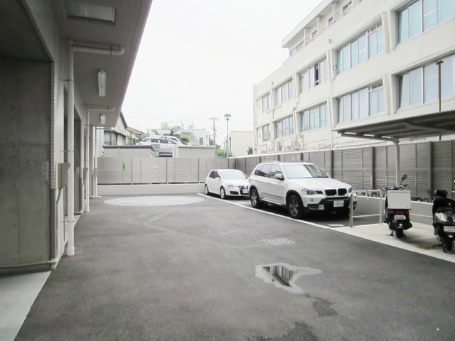 プルス上十条の駐車場|敷地内駐車場付です。