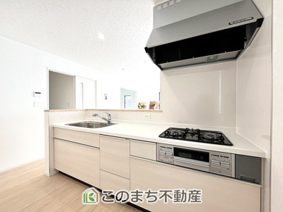 【キッチン】 | CRADLE GARDEN小山市横倉第4　1期 | 人気の対面式キッチン☆料理をしながらご家族とコミュニケーションが取れます♪
