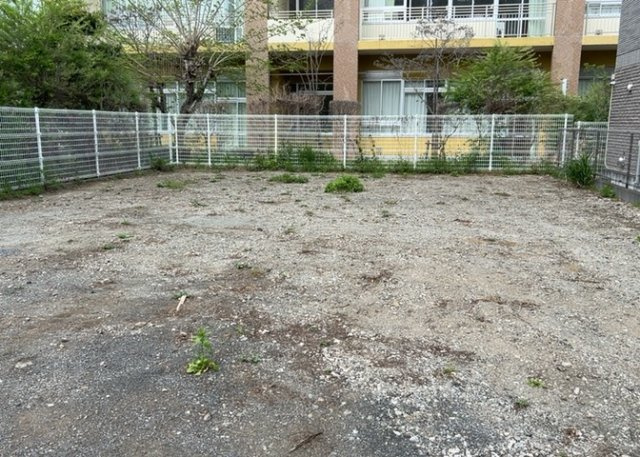 【外観】 | 家を建てる前提で土地を探している場合、地盤の丈夫さは譲れない条件の一つです。地盤が脆弱だと追加工事が必要となります。また、過去に地盤沈下や液状化現象を起こした土地は、できるだけ避けた方がいいでしょう。