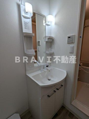 フジパレス城東東中浜Ⅲ番館 BRAVI不動産の洗面所