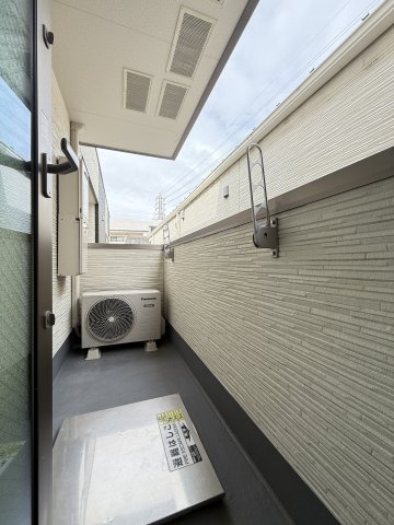 フジパレス遠里小野Ⅱ番館のバルコニー