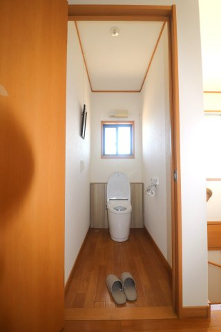 太田市新田中江田町　中古戸建のトイレ|2Fトイレ
