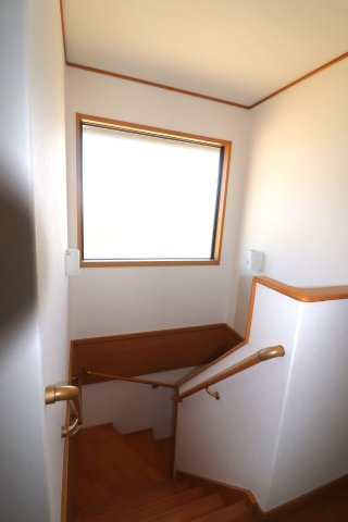 太田市新田中江田町　中古戸建の内装|２Ｆ階段上
