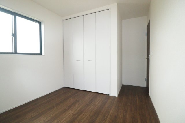 郡山市横塚6丁目　　　　１号棟　　　芳賀小学校、郡山第4中学区　の洋室