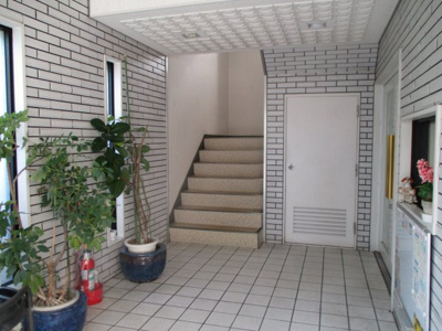 【エントランス】 | ベルネージュ峯尾