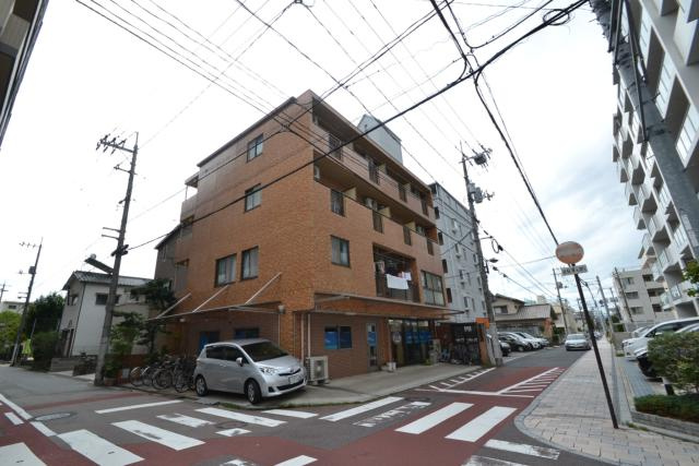 庚午坂本ビルの外観