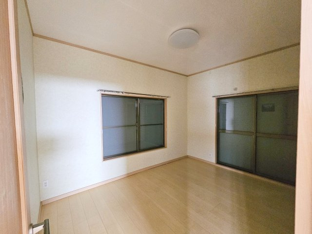 嘉家佐和中古戸建の洋室