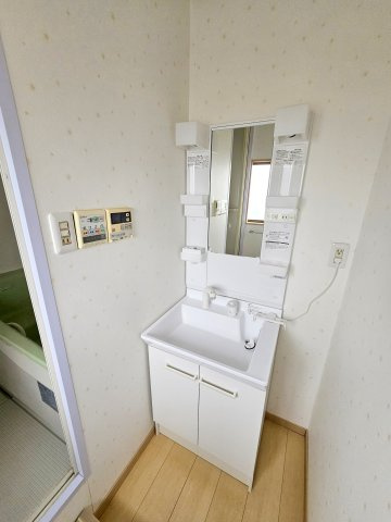 嘉家佐和中古戸建の独立洗面台