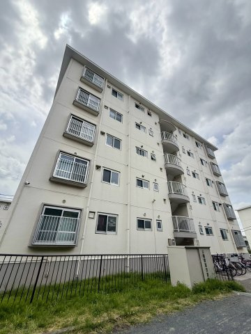三ツ池ハイツA棟の外観