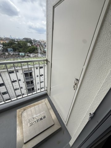 三ツ池ハイツA棟のバルコニー