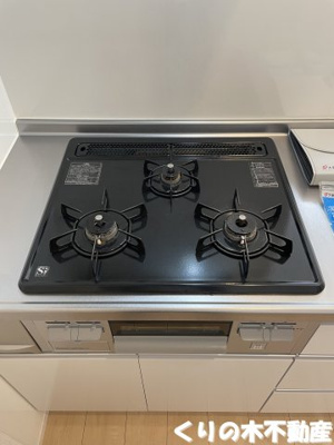 【設備】 | レット・イット・ビィ１ | ３口ガスコンロ