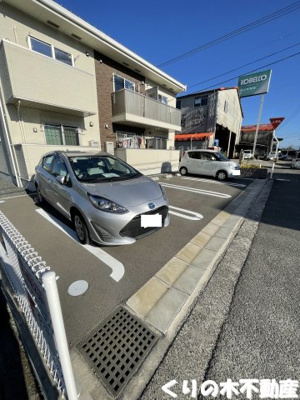 【駐車場】 | レット・イット・ビィ１ | 駐車場です