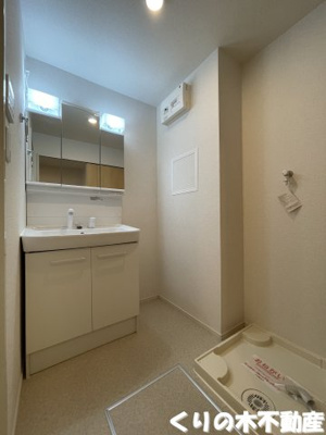 【洗面所】 | レット・イット・ビィ１ | 広い洗面スペース