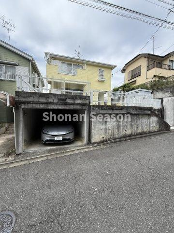 【駐車場】 | 大切なお車を直射日光・風雨から守れるガレージハウスです♪