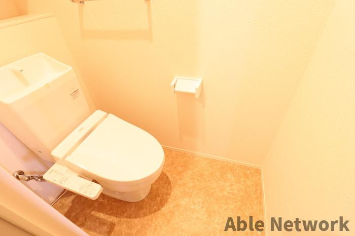 ラ・ドルチェヴィータAのトイレ|ゆったりとした空間のトイレです