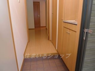 サンライフ大毛寺の玄関