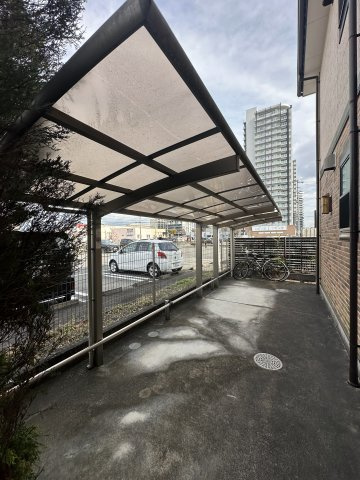アクアセレスの駐車場