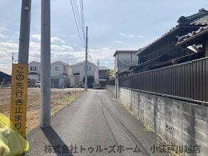 【前面道路含む現地写真】