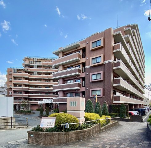 アプローズ筑紫丘南の外観
