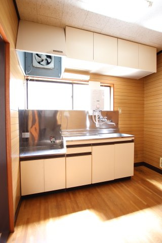 町屋3丁目戸建て2階のキッチン