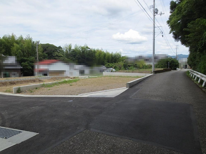 【南東角地☆】香南市野市町父養寺　未入居一戸建ての前面道路含む現地写真|A号地は角地