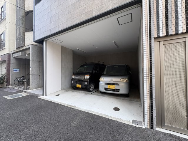 U-ro湊川公園前の駐車場