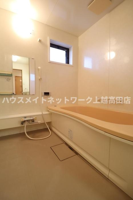 ロイヤルガーデン絆 Ｂの浴室|追焚機能付